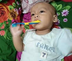 Menyikat Gigi Pada Bayi Cahaya Theprinces