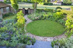 Pin By Euphoric Landscape On Morris Front Landscape Circular Garden Design Courtyard Gardens Design Urban Garden Design