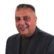 Michael Restuccia's Instagram, Twitter & Facebook