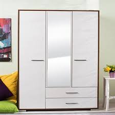 Her tarzda yatak odası dekorasyonuna uyum sağlayan gardolap modelleri uygun fiyatlarla koçtaş'ta! Adore Mobilya Madrid 3 Kapili 2 Cekmeceli Aynali Gardirop Ceviz Lake Beyaz Kapakli Gardiroplar Koctas