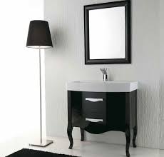 Idroplus ha selezionato una serie di mobili da bagno, ideali per valorizzare l'intero ambiente senza dover rinunciare alla qualità, al design e alla convenienza.personalizza la zona toilette con stile e praticità osservando il nostro vasto assortimento di mobili. Arredo Bagno Nero Lucido Zeus