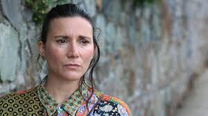 A theatre of memory: performing modern Ireland