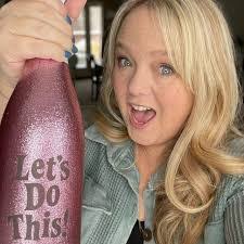 Heidi Jacobi's Instagram, Twitter & Facebook