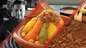 Grillez les amandes dans une poêle ajoutez le beurre, le sucre, 4 pincées de cannelle et 25 g d'amandes effilées. De Mere En Fils Le Couscous Revisite De Mohammed Baya Diaspora