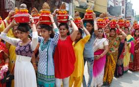 धूमधाम से निकाली कलश यात्रा -