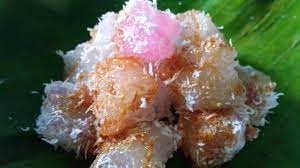 Jajanan pasar trasional yang satu ini menggunakan bahan dasar campuran santan kelapa yang direbus berserta. Manisnya Jajanan Tradisional Cenil Bisa Dinikmati Dengan Saus Gula Merah Atau Gula Pasir Tribun Lampung