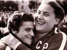 As the press sisters notched victory after victory, many critics decided that there was no need for the qualifier. September 1965 Press Beim Leichtathletik Europacups In Kassel Sport Kassel