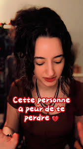 Une personne tient à toi et veut te garder dans sa vie. #voyance