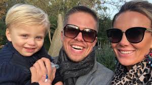 Monique westenberg plaatst emotioneel bericht. Andre Hazes En Monique Westenberg En De Zwangerschap Die Alles Nu Extra Pijnlijk Maakt Dagelijks Nederland