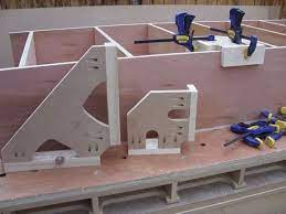 Cutting a smooth radius to soften a 90° corner is fast and flawless with our corner radius routing templates. Diy Corner Clamps Woodworkingtips Woodworking Woodworking Projects Wood Diy