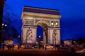 Les amateurs de cinéma apprécieront le film. Paris Alerte A Bombe A L Arc De Triomphe Infos Fr