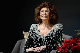 The acting veteran, 85, looked shocked as she was handed the award at the european culture award gala in austria's capital. Sophia Loren On Yesterday Today Tomorrow