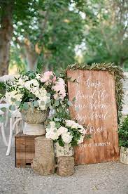 This wedding sign also doubles as a wedding photo backdrop. Creative Diy Rustic Wedding Welcome Sign Decoration Wedding Signs Diy Creative Wedding Sign Wedding Welcome Signs