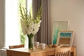 Bạn cắm bình hoa lay ơn nghệ thuật trong vòng 10 phút. Cach Cáº¯m Hoa Lay Æ¡n Ngay Táº¿t Ä'áº¹p Va TÆ°Æ¡i Lau Khong Bá»‹ Heo Cafeland Vn