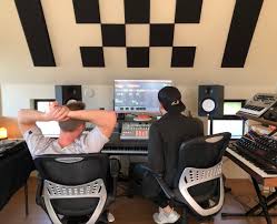 Ensure your content is free of errors. Odesza On Twitter Just Figured Out How To Turn This Thing On