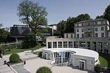 Imd requires applicants to speak one language besides english. International Institute For Management Development Wikipedia
