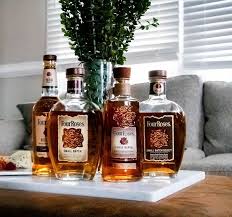 Four Roses Kentucky Bourbon In 2020 Bourbon Whiskey Whiskey Bottle