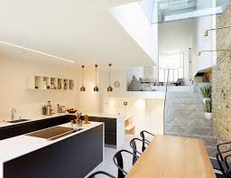This Home In London Was Renovated Into A Split Level Home To Make The Space Feel More Open And Modern In 2020 Victorian Terrace House British Home Home