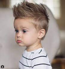 Gather up a bunch of hair at the back and make sure it is tied with a rubber band. Haircut For Boys Jungs Frisuren Coole Jungs Frisuren Kurzhaarfrisuren Jungs