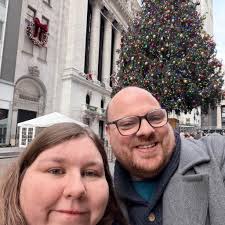 This may have just been the BEST chicken burger I have EVER had. 🤯 They  had a signature sauce, crispy fried chicken, candied bacon, and a milk  bun(prepared daily) 📍Nola Soul (Glasgow) #
