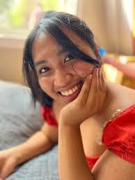 Catherine Pizarro's Instagram, Twitter & Facebook