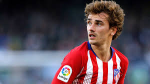 Antoine griezmann says he will refuse to cut his hair even if barcelona demand him to change it. Antoine Griezmann Points Out Carlos Vela Snub On His All Time Best Xi Of Teammates Mlssoccer Com