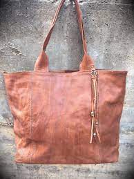 70s women leather bag, vintage style boho shoulder bag, camel brown handbag with natural leather camel leather tote bag with large outside pocket. Large Bag Zippered Aged Look Camel Leather Bag Oversize Leather Bag For Woman Handmade Gift For Her Aged Look