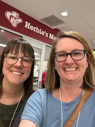 Lindsay Augustyn (@LCAugustyn)