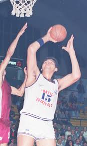 Giant gonzález transformation | from 16 to 44 years old. Cab On Twitter Hace 10 Anos Fallecia Jorge Gonzalez A Los 44 Anos El Pivote De 2m31 Debuto A Los 19 En El Sudamericano Del 85 Jugaria Dos Torneos Mas En La