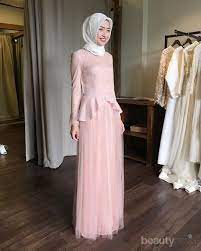 22 trend model baju dress brokat tercantik sepanjang 10 mei 2019 model dress brokat pendek tidak kalah cantik dengan model dress brokat panjang berbentuk seperti salah satunya dikombinasikan dengan. Tips Model Kebaya Muslim Untuk Kamu Yang Bertubuh Pendek