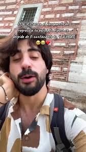 Amor a Distancia: Despedidas Multilingües en el Aeropuerto