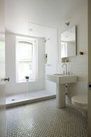 10 easy pieces: modern pedestal sinks
