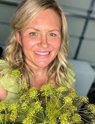 Lake Ann florist booking wedding services