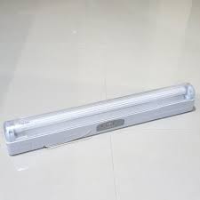 Ketika malam hari, lampu menjadi salah satu lampu led philips akan memberikan pengalaman yang luar biasa kepada penggunanya, yaitu akan merasakan suasana rumah yang terang saat lampu. Lampu Emergency Philips Tws 101 Tws101 T8 1x18 W 18 Watt 18w Darurat Elektronik Lainnya Di Carousell