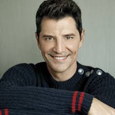 Όλες οι ειδήσεις, τα τελευταία νέα και η επικαιρότητα από το πιο αποκαλυπτικό ειδησεογραφικό site. Sakhs Roybas Mas Exei Trelanei O Apollwnas Instyle Gr