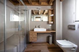 Che sembri marmo, legno o tessuto; 8 Bagni In Gres Effetto Legno