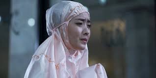 Kisah intan raihana dilahirkan dalam keluarga yang susah. Sinopsis Siapa Takut Jatuh Cinta Episode 259 Tayang Rabu 23 Mei 2018 Kapanlagi Com