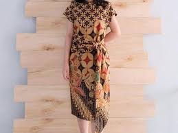 Happy shoppping temukan penawaran terbaik hanya di srikandi batik store online. 10 Rekomendasi Model Baju Batik Untuk Guru Yang Fashionable
