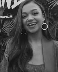 Madison Bailey Pura Vida