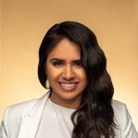 Mayra Barron's Instagram, Twitter & Facebook