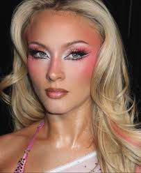 No thoughts just Zara Larsson's tour makeup 😍 via