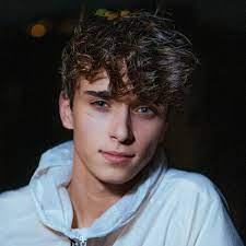 His birthday, what he did before fame, his family life, fun trivia facts, popularity he has a secondary tiktok account under the username zootedjosh. Josh Richards Is More Than Just A Tiktok Star He S A Mogul In The Making