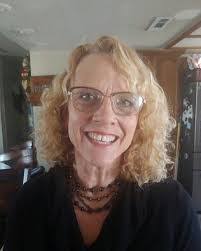 Brenda Saavedra's Instagram, Twitter & Facebook