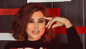 في السنة التالية طرحت ألبوم أنا معكن، وفي 1994 صدر ألبوم نغمة حب. Ù†Ø¬ÙˆÙ‰ ÙƒØ±Ù… ØªØ­ØµÙ„ Ø¹Ù„Ù‰ Ø§Ù„Ø¥Ù‚Ø§Ù…Ø© Ø§Ù„Ø°Ù‡Ø¨ÙŠ Ø© Ù…Ù† Ø§Ù„Ø¥Ù…Ø§Ø±Ø§Øª ÙÙŠ Ø¹ÙŠØ¯ Ù…ÙŠÙ„Ø§Ø¯Ù‡Ø§ Ø§Ù„Ù†Ù‡Ø§Ø±