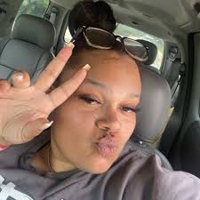 Need groceries near New Bern High School?