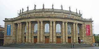 Hans volkart gliederte an die erhaltene südwestliche außenmauer ein rechtwinkliges bühnenhaus an. Staatstheater Stuttgart Wikipedia