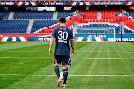Messi is set to become a free agent, with his existing barca deal officially expiring on june 30 amid links to ligue 1 giants psg and premier league champions manchester city. 36ghtjfvanamxm