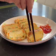 Jajanan telur gulung sudah lama beredar. Telur Dadar Gulung Nasi Ala Korea Pas Banget Buat Makan Sekeluarga Resep Spesial