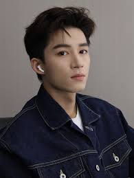 Nam thần cổ trang sinh năm 2002 đang khiến hàng triệu khán giả thương nhớ  là ai?