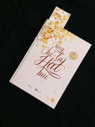 Hôm ấy, trời trong xanh sáng mượt, muôn hoa đang khoe sắc, ong bướm dập dìu bay lượn dưới ánh nắng hồng dịu đẹp. Review Truyá»‡n CÅ©ng Chá»‰ La Háº¡t Bá»¥i Ná»™i Dung Truyá»‡n Nháº¹ Nhang áº¥m Ap